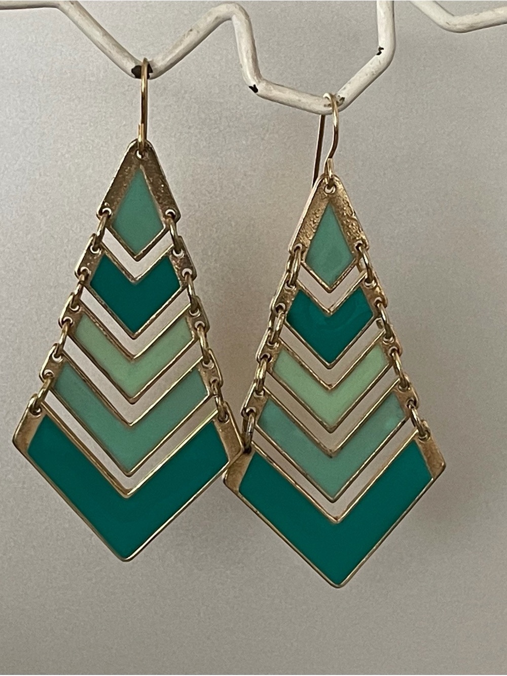 Vintage Gold-Tone Geometric Chevron Dangle Earrings .